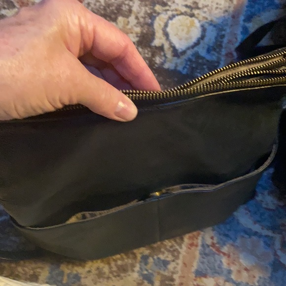 Margot New York leather crossbody - Picture 6 of 11